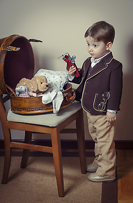 포토 JPG 해외이미지 백인 1 라이프스타일 안경 어린이 컨셉 놀이 비행기 한명 사람 소년 장난감 기쁨 꿈 수확 골동품 게임 아기 잡기 60대 향수 복고 70대 통조림 그런지 대패 옛날 우울감 회복 스타일 해외202004 해외포토 서양인 잡화 노년 남자 감정 농업 항공교통 모션 대중교통 생활 화장품 파일형식 이미지허브