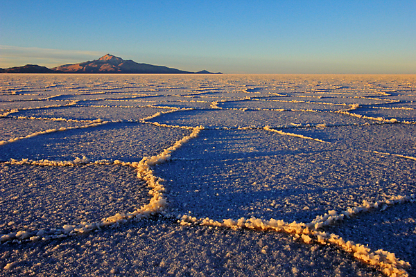 포토 JPG 해외이미지 구름 호수 여행 백그라운드 패턴 자연 하늘 표면 파노라마 풍경 사람없음 야외 물 파란색 컬러풀 세계 태양 반사 일출 미국 침묵 일몰 거울 사막 달 흰색 황무지 플랫 매끈함 화산 소금 장면 남쪽 무한 볼리비아 수평선 해외202004 해외포토 자연요소 컬러 북아메리카 무늬 산 촬영기법 아메리카 노을 소리 감각 방향 생태계 파일형식 이미지허브