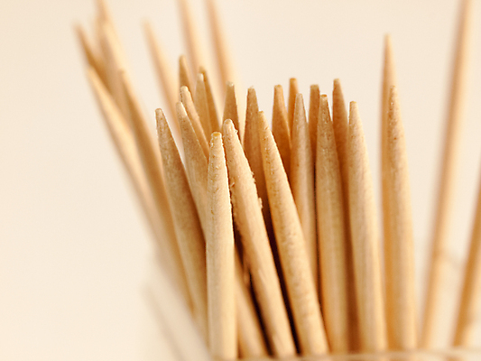 포토 JPG 해외이미지 음식 실내 그림자 사람없음 목재 파티 쌓기 막대기 먹기 준비 흰배경 나란히 해외202004 해외포토 나무 백그라운드 재료 모션 이벤트 내부 흰색 파일형식 이미지허브