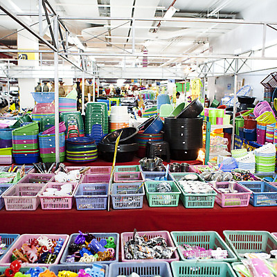 포토 JPG 해외이미지 아시아 셔츠 비즈니스 텐트 동양인 사람없음 야외 쇼핑 컬러풀 세일 만남 도시 시간 시장 은색 상품 작음 플라스틱 고객 비누 위기 철강 해외202004 해외포토 나라 컬러 컨셉 상의 재질 캠핑도구 인종 위생용품 크기 파일형식 이미지허브