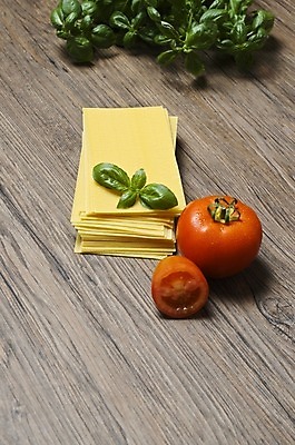 포토 JPG 해외이미지 전통 문화 음식 백그라운드 잎 토마토 재료 추상 건조 파스타 건강 스파게티 요리 사람없음 목재 초록색 노란색 주방 식사 저녁식사 이탈리아 흰색 신선 면 그룹 중앙 둥지 밀 지중해 먹기 날것 바질 흙더미 점심식사 라자냐 마카로니 줄서기 채식주의자 페투치네 탈리아텔레 해외202004 해외포토 나무 식물 유럽 바다 컬러 무늬 채소 모션 곡류 서양음식 흙 이탈리아음식 채식 파스타면 파일형식 더미 이미지허브