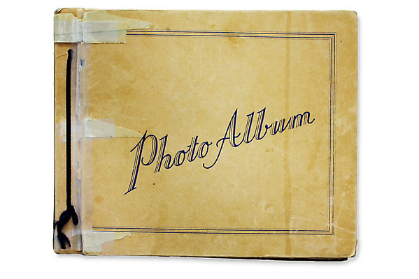 포토 JPG 해외이미지 사람없음 책 가로 사진촬영 수확 앨범 흰배경 복고 구식 세피아 옛날 해외202004 해외포토 백그라운드 농업 촬영기법 촬영 흰색 파일형식 이미지허브