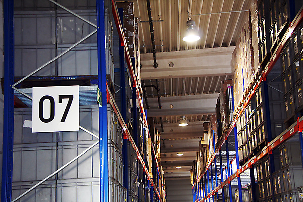 포토 JPG 해외이미지 산업 포크 비즈니스 포장 공장 교통시설 선반 실내 사람없음 내부 건물 상자 노란색 상점 기계 화물 팔레트 제조 상품 주식 큼 나무상자 컨테이너 수집 배송 창고 상업 리프트 패키지 수납 짐차 소매 지게차 물류 궤 로딩 분배 신발장 공급 해외202004 해외포토 식기 건축물 컬러 가구 교통 공업 자동차 금융 운송업 중장비 크기 시설 파일형식 이미지허브