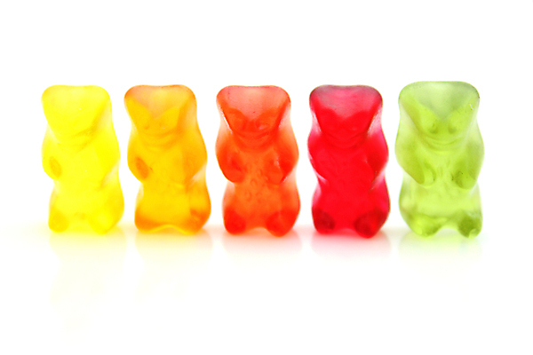 포토 JPG 해외이미지 실내 사람없음 달콤 흰배경 일렬 젤리 곰모양 해외202004 해외포토 모양 백그라운드 곰 디저트 내부 흰색 맛 파일형식 이미지허브