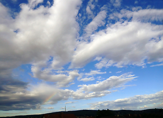 포토 JPG 해외이미지 구름 무지개 자연 하늘 날씨 사람없음 건물 탑 텔레비전 언덕 폭풍 타운 해외202004 해외포토 자연요소 건축물 전자제품 도시 생태계 파일형식 이미지허브