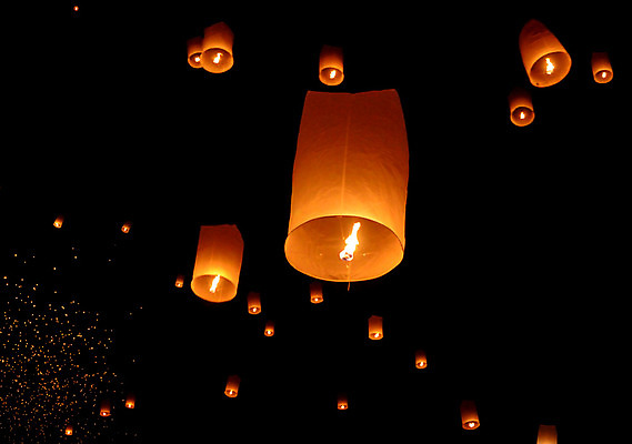 포토 JPG 해외이미지 전통 종교 종이 문화 오렌지 태국 불 폭죽 동양인 사람없음 믿음 축제 희망 등불 램프 축하 행운 야간 풍선 해외202004 해외포토 자연요소 감정 아시아 컨셉 과일 조명 인종 파일형식 이미지허브