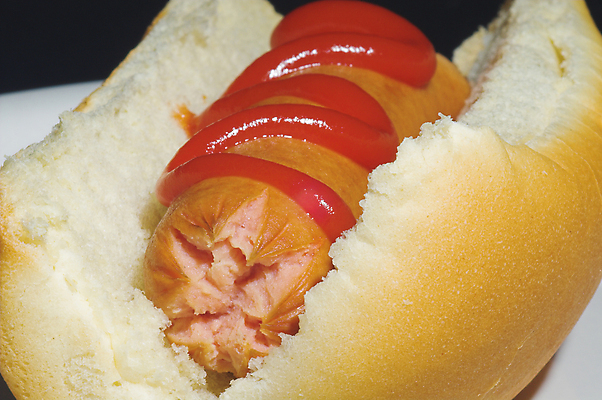 포토 JPG 해외이미지 빵 실내 근접촬영 사람없음 소시지 케첩 핫도그 해외202004 해외포토 음식 뷰포인트 패스트푸드 내부 소스_음식 가공식품 파일형식 이미지허브