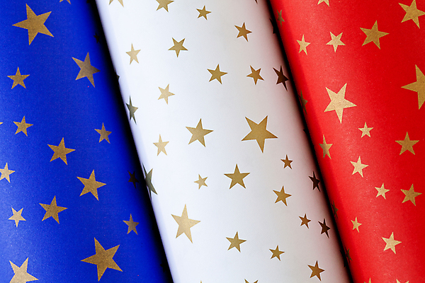 포토 JPG 해외이미지 별 종이 백그라운드 패턴 미술 사람없음 장식 빨간색 파란색 컬러풀 노란색 검은색 축제 흰색 축하 깃발 닫기 롤 프랑스어 정물화 해외202004 해외포토 자연요소 문자 컬러 컨셉 무늬 모션 문화예술 그림 파일형식 이미지허브