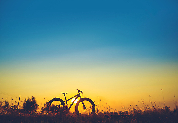 포토 JPG 해외이미지 라이프스타일 실루엣 스포츠 여행 포즈 백그라운드 밭 자연 하늘 휴가 건강 사람없음 야외 운동 태양 일출 자전거 일몰 봄 새벽 바퀴 승차 연습 언덕 속도 주말 리빙 라이더 해외202004 해외포토 자연요소 계절 농업 모션 촬영기법 생활 노을 바이크 생태계 파일형식 이미지허브