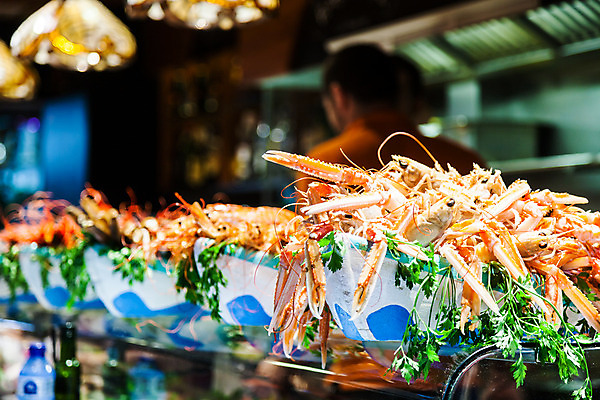 포토 JPG 해외이미지 접시 문화 음식 다이어트 비즈니스 조개 새우 건강 갑각류 어류 요리 사람없음 내부 식당 식사 저녁식사 신선 시장 맛 왕 지중해 먹기 해산물 준비 점심식사 매각 해외202004 해외포토 동물 식기 바다 컨셉 모션 어패류 상점 수중동물 파일형식 이미지허브