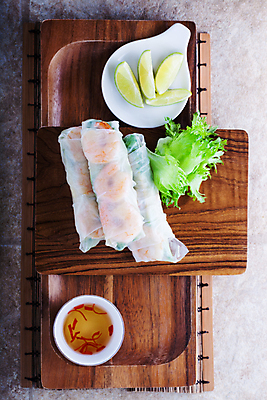 포토 JPG 해외이미지 식기 음식 채소 포장 새우 사람없음 컬러풀 식사 저녁식사 사발 인스턴트 날것 아보카도 건강식 점심식사 개조 해외202004 해외포토 컬러 과일 갑각류 사기그릇 파일형식 이미지허브