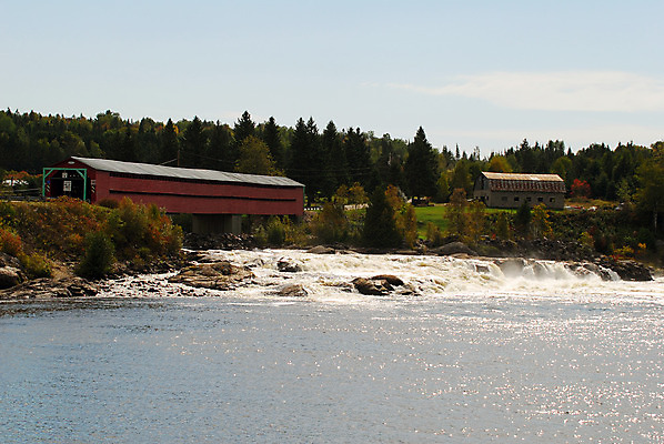 포토 JPG 해외이미지 도로 포장 휴가 사람없음 목재 물 강 농장 가을 흰색 시골 개울 급류 역사 장면 해외202004 해외포토 자연요소 나무 계절 길 컬러 농업 재료 교통시설 파일형식 이미지허브
