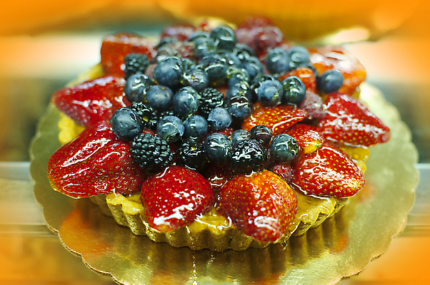 포토 JPG 해외이미지 과일 딸기 사람없음 케이크 사막 대접 신선 원형 달콤 블루베리 슬라이스 타르트 페스츄리 핸드메이드 해외202004 해외포토 도형 빵 디저트 맛 파이_빵 파일형식 이미지허브