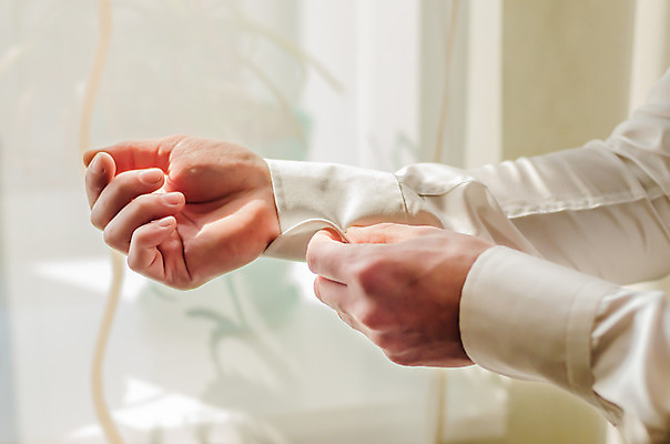 포토 JPG 해외이미지 모델 손 커플 옷 남자 꽃다발 결혼 신발 셔츠 장신구 결혼식 넥타이 정장 소년 사람없음 유행 흰색 축하 시간 손목시계 스타일 해외202004 해외포토 잡화 꽃 어린이 시계 컬러 컨셉 상의 관계 사람 이벤트 신체부위 파일형식 이미지허브