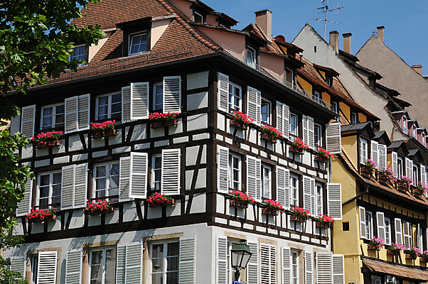 포토 JPG 해외이미지 건축양식 주택 사람없음 야외 건물 관광지 프랑스 역사 그림 옛날 스트라스부르 해외202004 해외포토 건축물 건축 유럽 여행 파일형식 이미지허브