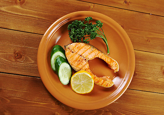 포토 JPG 해외이미지 접시 음식 조각 다이어트 채소 양파 오이 건강 어류 요리 사람없음 초록색 식사 그릴 인스턴트 굽기 레몬 해산물 준비 아스파라거스 연어 후추 오메가 짠맛 해외202004 해외포토 식기 컬러 과일 주방용품 수중동물 맛 구이 향신료 파일형식 이미지허브