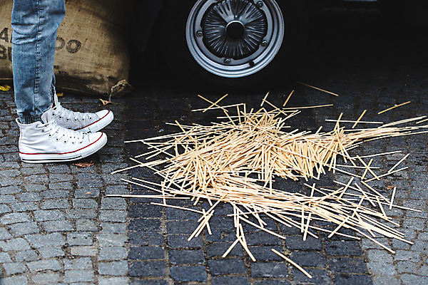 포토 JPG 해외이미지 식기 커피 패턴 주방용품 사람없음 야외 목재 숟가락 카페 잡기 던지기 떨어짐 혼합 사건 트레이너 문제 무거움 헬프 해외202004 해외포토 나무 음료 생활용품 컨셉 무늬 재료 모션 수저 상점 헬스 도움 무게 파일형식 이미지허브