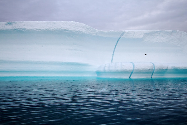 포토 JPG 해외이미지 바다 자연 하늘 풍경 사람없음 물 파란색 얼음 추위 흰색 북극 빙하 빙산 북쪽 대서양 그린란드 터키석 해외202004 해외포토 자연요소 컬러 섬 덴마크 보석 극지방 방향 생태계 파일형식 이미지허브