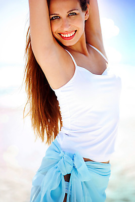 포토 JPG 해외이미지 백인 모델 1 웰빙 드레스 옷 여자 행복 무기 파도 바다 섬 신체 벤치 자연 하늘 바람 휴식 한명 서기 사람 성인 물 햇빛 유행 우주 자유 흰색 해외202004 해외포토 자연요소 서양인 감정 컬러 컨셉 의자 모션 날씨 태양 생태계 파일형식 이미지허브