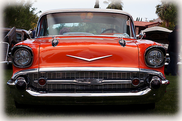 포토 JPG 해외이미지 자동차 전등 사람없음 빨간색 머리 금속 골동품 도시 클래식 그릴 쇼 해외202004 해외포토 육상교통 컬러 컨셉 재질 주방용품 조명 신체부위 파일형식 이미지허브