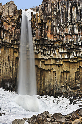 포토 JPG 해외이미지 겨울 사람없음 물 냉동 얼음 검은색 폭포 추위 개울 떨어짐 용암 첨탑 현무암 해외202004 해외포토 자연요소 계절 컬러 컨셉 자연 강 탑 화산암 파일형식 이미지허브