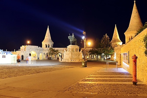 포토 JPG 해외이미지 유럽 전등 사람없음 야간 언덕 헝가리 천연기념물 다뉴브강 부다페스트 해외202004 해외포토 자연요소 나라 조명 동유럽 파일형식 이미지허브