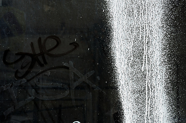 포토 JPG 해외이미지 디자인 백그라운드 패턴 유리 표면 날씨 추상 잉크 타이포그라피 사람없음 컬러풀 달리기 검은색 페인트 젖음 흐름 흰색 얼룩 거친 액체 떨어짐 그래피티 묘사 고민 질감 먼지 그런지 썩음 옛날 미니멀 해외202004 해외포토 문자 감정 컬러 컨셉 무늬 모션 재질 낙서 그림 파일형식 이미지허브