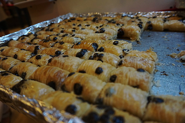 포토 JPG 해외이미지 아시아 문화 음식 백그라운드 호텔 디저트 주택 사탕 요리 동양인 사람없음 과자 마을 상점 식당 카페 빵집 견과류 신선 칼 맛 설탕 굽기 지중해 호두 시럽 아몬드 성분 꿀 동쪽 칠면조 제비 점심식사 라마단 시나몬 아랍어 페스츄리 해외202004 튀르키예 해외포토 나라 빵 바다 컨셉 조류 숙소 인종 건물 식사 구이 방향 파일형식 이미지허브