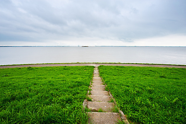 포토 JPG 해외이미지 구름 계절 유럽 도로 파도 바다 자연 하늘 풍경 해변 사람없음 야외 초록색 물 계단 항구 봄 젖음 만 아스팔트 댐 네덜란드 함선 북쪽 단계 대서양 수평선 해외202004 해외포토 자연요소 공공시설 나라 길 컬러 배_교통 교통시설 방향 생태계 파일형식 이미지허브