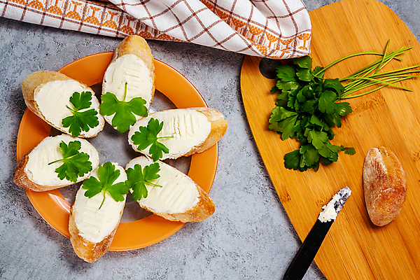 포토 JPG 해외이미지 접시 음식 빵 조각 다이어트 재료 부분 자연 탁자 치즈 파슬리 샌드위치 건강 사람없음 목재 식사 펼침 흰색 신선 고명 플랫 칼 아침식사 바게트 정상 자르기 먹기 허브 크림 유기농 시골집 슬라이스 부드러움 위치 내추럴 프랑스어 점심식사 해외202004 해외포토 나무 식물 문자 식기 웰빙 컬러 가구 채소 모션 유제품 주택 감각 생태계 파일형식 이미지허브