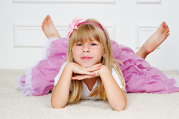 포토 JPG 해외이미지 백인 모델 1 손 응시 드레스 여자 딸 행복 어린이 분홍색 포즈 놀이 바닥 한명 사람 금발 기쁨 흰색 아기 우아함 달콤 가득함 발레복 길이 주근깨 거짓말 해외202004 해외포토 서양인 헤어스타일 시선 옷 감정 컬러 컨셉 가족 신체부위 점 맛 발레 파일형식 이미지허브