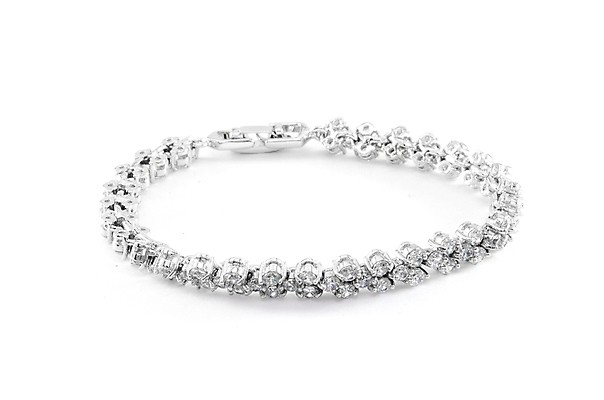 포토 JPG 해외이미지 디자인 여자 결혼 백그라운드 장신구 팔찌 선물 사랑 사람없음 장식 빛 유행 금속 바위 흰색 원형 화려 재산 황금 고급 우아함 은색 보석 오브젝트 다이아몬드 약혼 고립 백금 스타일 해외202004 해외포토 도형 감정 컬러 컨셉 재질 사람 이벤트 금융 돌_바위 광석 약속 파일형식 이미지허브