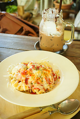 포토 JPG 해외이미지 접시 커피 음식 포크 탁자 치즈 감자 건강 육류 요리 사람없음 식당 숟가락 식사 튀김 고명 맛 아침식사 굽기 준비 상쾌 브런치 베이컨 레시피 와플 폭식 라떼 모카 크림치즈 핸드메이드 해외202004 해외포토 식기 감정 음료 가구 컨셉 채소 식재료 디저트 유제품 수저 돼지고기 상점 구이 파일형식 이미지허브