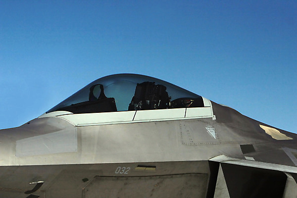 포토 JPG 해외이미지 무기 하늘 비행기 군대 사람없음 힘 회색 덮개 파일럿 충돌 공군 군용 제트기 힘찬 해외202004 해외포토 직업 컬러 컨셉 항공교통 대중교통 뚜껑 파일형식 이미지허브