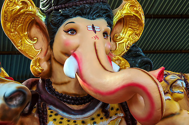 포토 JPG 해외이미지 아이콘 전통 꽃 아시아 종교 문화 얼굴 조각 백그라운드 코끼리 관리 미술 사람없음 장식 조각상 숫자 머리 평화 믿음 축제 화목 기도 인사 영혼 닫기 인도인 집중 신성 신화 귀족 숭배 신앙심 힌두교 해외202004 해외포토 외국인 식물 문자 감정 나라 컨셉 포유류 모션 문화예술 동양인 신체부위 조형물 예절 파일형식 이미지허브