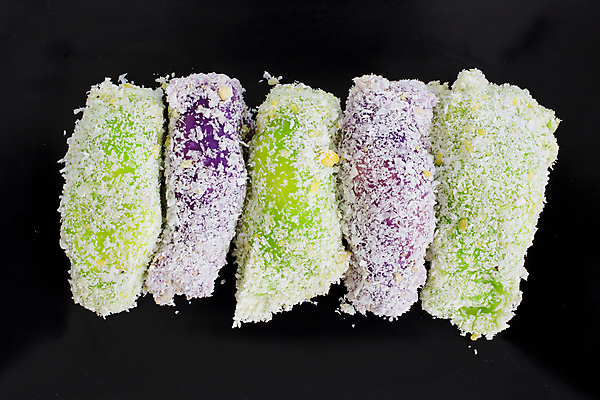 포토 JPG 해외이미지 전통 접시 문화 음식 분홍색 백그라운드 다이어트 태국 디저트 콩 건강 사탕 요리 동양인 사람없음 목재 파란색 맛 설탕 자르기 먹기 깨 코코넛 특별함 해외202004 해외포토 나무 식기 아시아 컬러 컨셉 과일 식재료 재료 모션 곡류 인종 조미료 파일형식 이미지허브