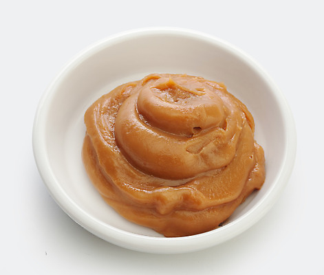 포토 JPG 해외이미지 접시 클리핑패스 음식 디저트 사람없음 갈색 우유 흰색 달콤 고립 삶기 캐러멜 해외202004 해외포토 식기 컬러 유제품 맛 파일형식 이미지허브