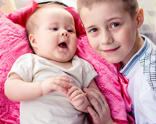 포토 JPG 해외이미지 남자 행복 아들 얼굴 어린이 2 가족 손자 사랑 웃음 사람 소년 두명 자녀 표현 아기 신생아 작음 형제 월 거짓말 걸음마 남동생 천진난만 해외202004 해외포토 감정 컨셉 관계 모션 표정 신체부위 날짜 크기 손주 동생 파일형식 이미지허브