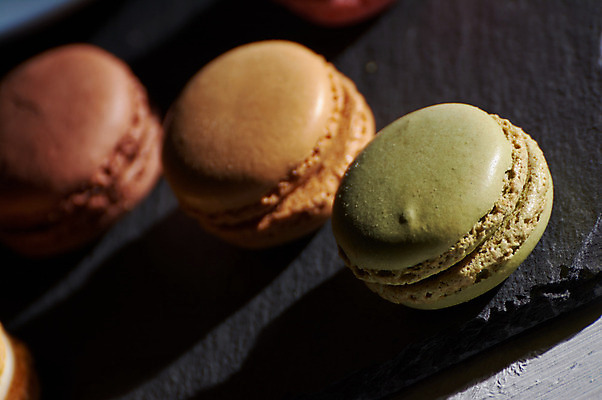 포토 JPG 해외이미지 전통 음식 분홍색 백그라운드 디저트 사탕 요리 사람없음 초록색 파란색 컬러풀 노란색 파티 쌓기 쿠키 과자 케이크 초콜릿 여러개 빵집 프랑스 흰색 생일 달콤 맛 설탕 크림 아몬드 모음 마카롱 프랑스어 고립 파스텔톤 페스츄리 피스타치오 해외202004 해외포토 문자 기념일 유럽 빵 컬러 다수 컨셉 모션 이벤트 한글 상점 견과류 파일형식 이미지허브