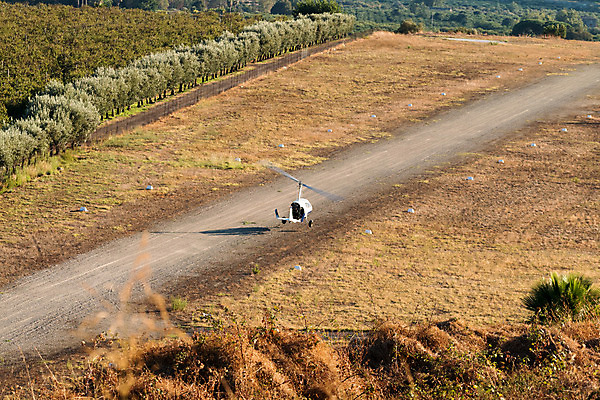 포토 JPG 해외이미지 디자인 선 조각 여행 컨셉 날개 교통시설 비행기 사람없음 초록색 빛 우주 미니어처 회색 계획 공항 작음 도착 항공 사인 출발 레이아웃 활주로 제트기 이륙 글라이더 대패 선로 착륙 터미널 해외202004 해외포토 길 컬러 교통 항공교통 대중교통 모형 크기 시설 파일형식 이미지허브