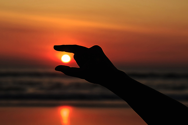 포토 JPG 해외이미지 모양 손 실루엣 여행 백그라운드 컨셉 가족 자연 하늘 휴가 관리 사랑 사람 풍경 사람없음 여름 태양 일몰 하트 사인 해외202004 해외포토 자연요소 계절 감정 관계 촬영기법 신체부위 노을 생태계 파일형식 이미지허브