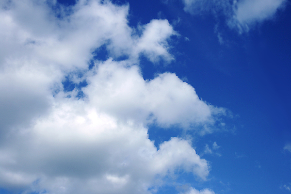 포토 JPG 해외이미지 구름 백그라운드 자연 하늘 바람 날씨 추상 조명 풍경 사람없음 야외 여름 파란색 햇빛 태양 우주 환경 침묵 봄 꿈 자유 흰색 오픈 천국 해외202004 해외포토 자연요소 계절 컬러 컨셉 무늬 소리 생태계 파일형식 이미지허브