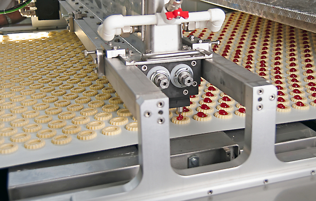 포토 JPG 해외이미지 공장 실내 사람없음 쿠키 기계 잼 만들기 일렬 해외202004 해외포토 공업 모션 디저트 내부 소스_음식 파일형식 이미지허브