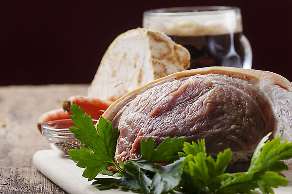 포토 JPG 해외이미지 전통 접시 음료 음식 빵 백그라운드 재료 감자 건강 육류 돼지고기 요리 사람없음 목재 갈색 파티 식사 저녁식사 당근 그릴 날것 뮌헨 섞기 바이에른사람 해외202004 해외포토 나무 식기 컬러 채소 식재료 주방용품 뿌리채소 이벤트 파일형식 이미지허브