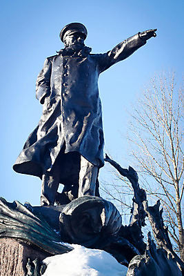 포토 JPG 해외이미지 나무 1 디자인 계절 남자 얼굴 파도 바다 조각 여행 백그라운드 겨울 하늘 미술 사람 성인 사람없음 야외 장식 파란색 빛 컬러풀 태양 맑음 검은색 봄 심볼 군용 러시아 영웅 천연기념물 해외202004 해외포토 자연요소 식물 유럽 컬러 날씨 문화예술 군대 신체부위 파일형식 이미지허브