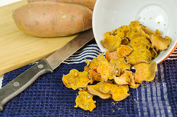 포토 JPG 해외이미지 접시 음식 백그라운드 다이어트 채소 오렌지 재료 부분 탁자 감자 건강 요리 사람없음 목재 옆모습 세로 파란색 수건 노란색 쌓기 주방 튀김 흰색 시골 신선 도자기 사발 황금 붓기 칼 달콤 맛 자르기 굽기 먹기 허브 준비 흰배경 유기농 냅킨 날것 슬라이스 뿌리 소금 후추 무침 내추럴 점심식사 고립 비트 오레가노 절임 짠맛 채식주의자 핸드메이드 비건 해외202004 해외포토 나무 식물 식기 웰빙 뷰포인트 컬러 가구 컨셉 과일 모션 위생용품 식사 사기그릇 구이 향신료 채식 파일형식 이미지허브