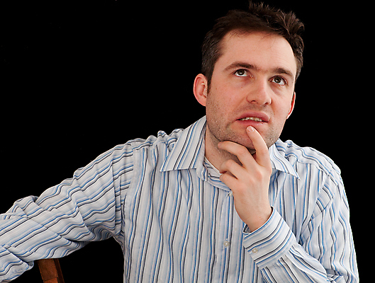 포토 JPG 해외이미지 백인 모델 직업 1 라이프스타일 응시 남자 행복 얼굴 셔츠 생각 신체 성공 건강 한명 미소 사람 성인 청춘 머리 유행 검은색 흰색 표현 비즈니스맨 자신감 스마트 피부 싱글 슛 의심 돌봄 스타일 해외202004 해외포토 서양인 시선 감정 컬러 컨셉 상의 비즈니스 모션 표정 생활 신체부위 직장인 파일형식 이미지허브