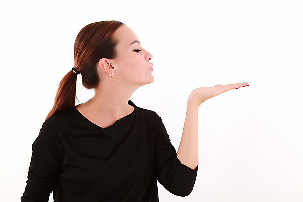 포토 JPG 해외이미지 백인 응시 여자 얼굴 백그라운드 갈색머리 한명 20대 성인 갈색 우주 흰색 고급 만족 고립 직진 스타일 해외202004 해외포토 서양인 1 헤어스타일 시선 감정 컬러 컨셉 사람 청년 신체부위 파일형식 이미지허브