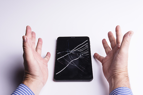 포토 JPG 해외이미지 손 커피 백그라운드 컨셉 인터넷 비즈니스 통신 탁자 모바일 주택 사람 사람없음 금융 노트북 스마트폰 핸드폰 컴퓨터 세계 독서 알약 디지털 스크린 웹 정보 네트워크 신문 뉴스 어플리케이션 전자 페이지 언론 온라인 거짓 격파 소셜 출판 프리랜서 목업 해외202004 해외포토 직업 음료 가구 모션 건물 신체부위 간행물 경제 전자제품 스마트기기 약 파일형식 이미지허브