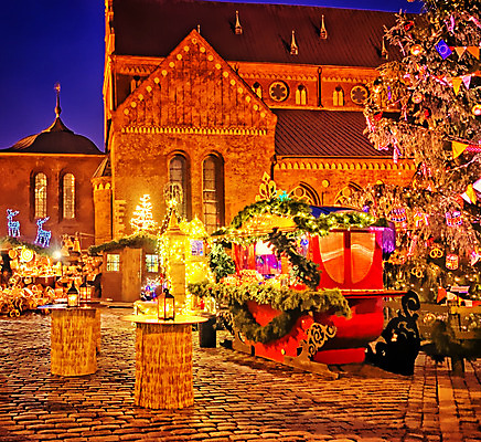 포토 JPG 해외이미지 유럽 크리스마스 겨울 휴가 전등 새해 선물 사람없음 크리스마스트리 성당 램프 축하 시장 상품 무역 정사각형 리가 해외202004 해외포토 도형 계절 기념일 나라 산업 컨셉 종교건축 조명 파일형식 이미지허브